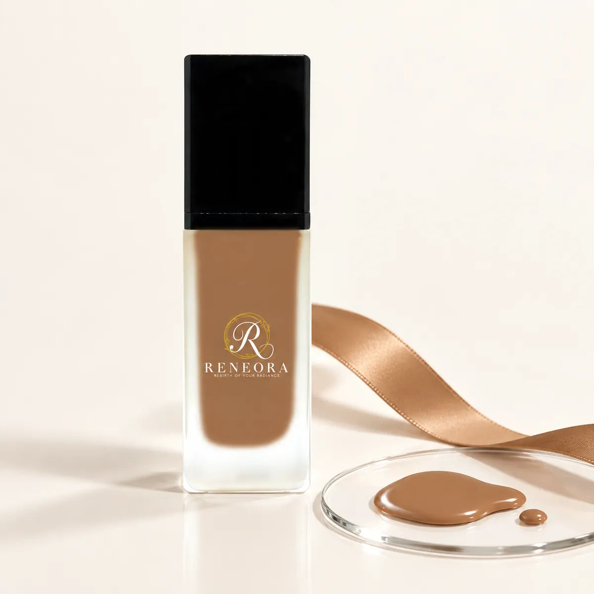 Foundation Rich Caramel FK125 product and liquid texture