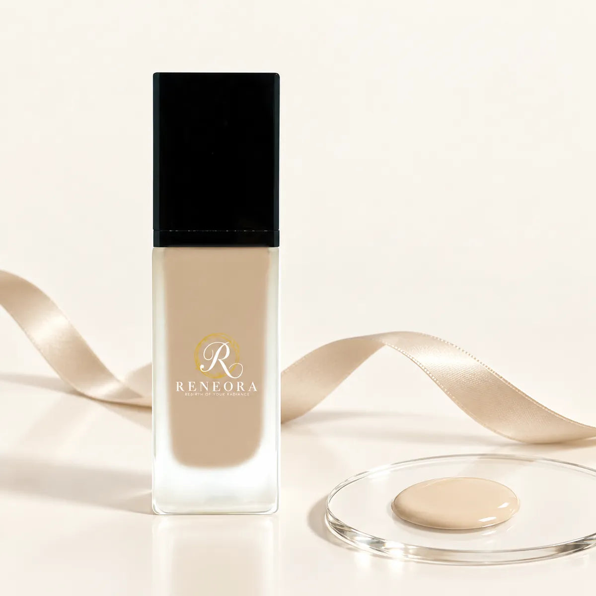 Foundation Seashell FK100 product and liquid texture